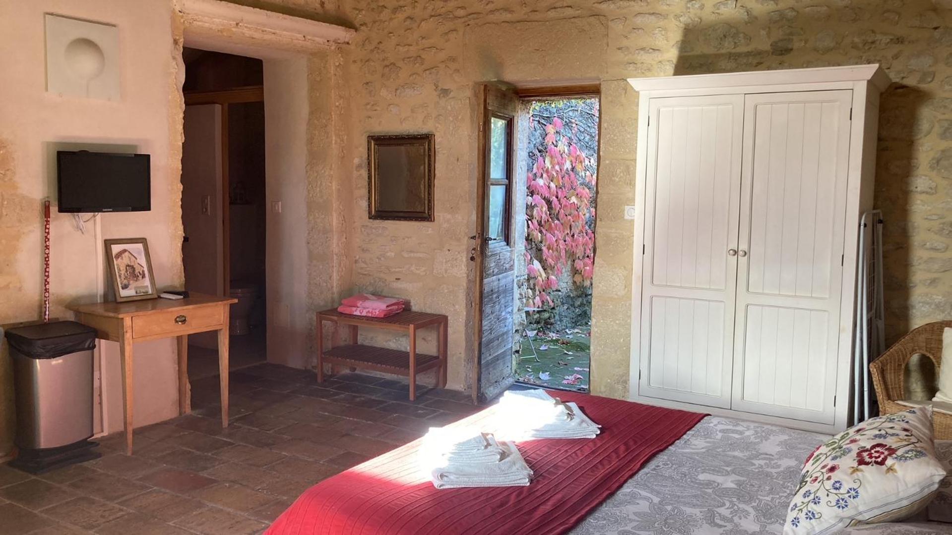 Mas De La Rivoire B&B Villevieille Bagian luar foto