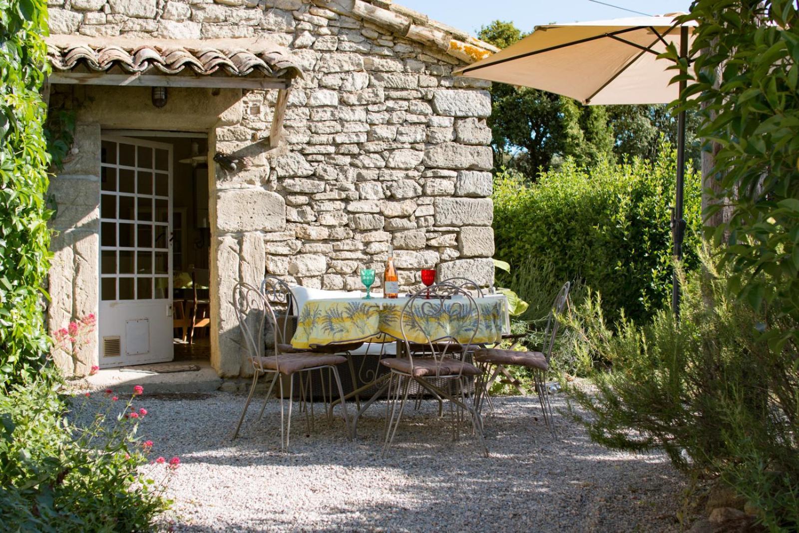 Mas De La Rivoire B&B Villevieille Bagian luar foto