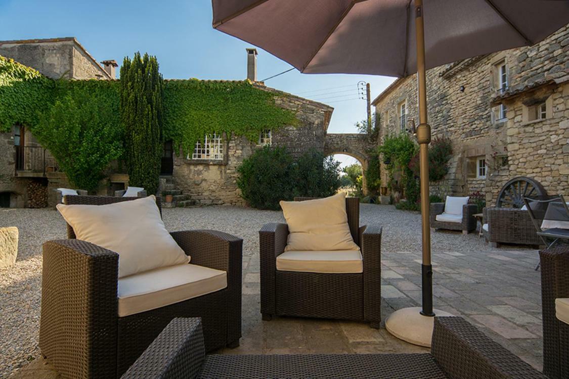 Mas De La Rivoire B&B Villevieille Bagian luar foto