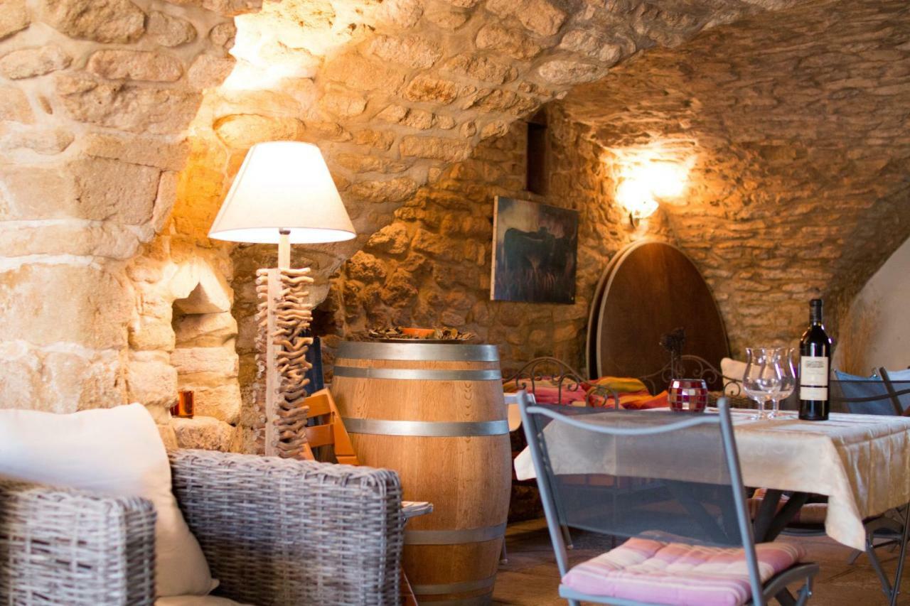 Mas De La Rivoire B&B Villevieille Bagian luar foto