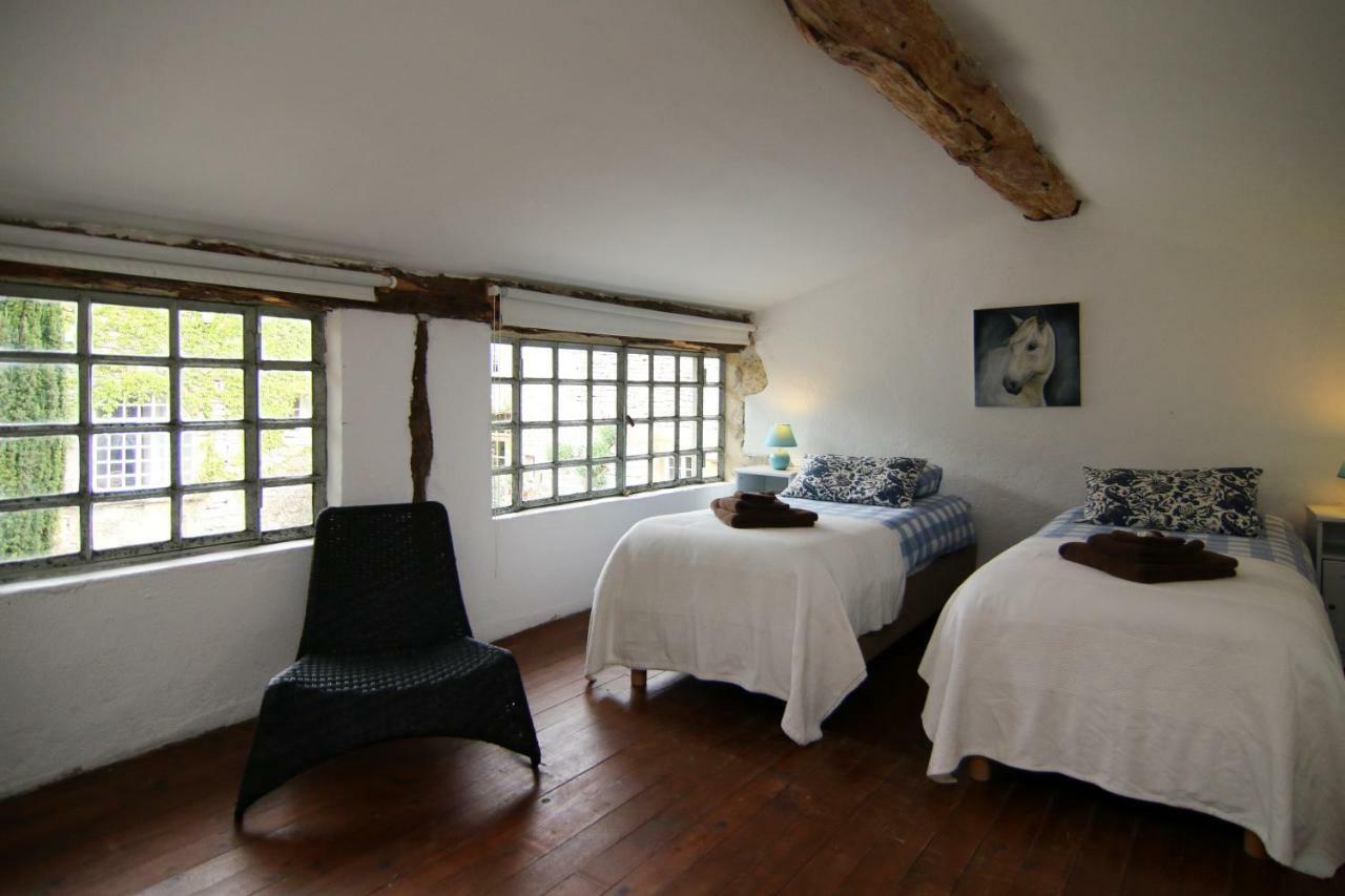 Mas De La Rivoire B&B Villevieille Bagian luar foto