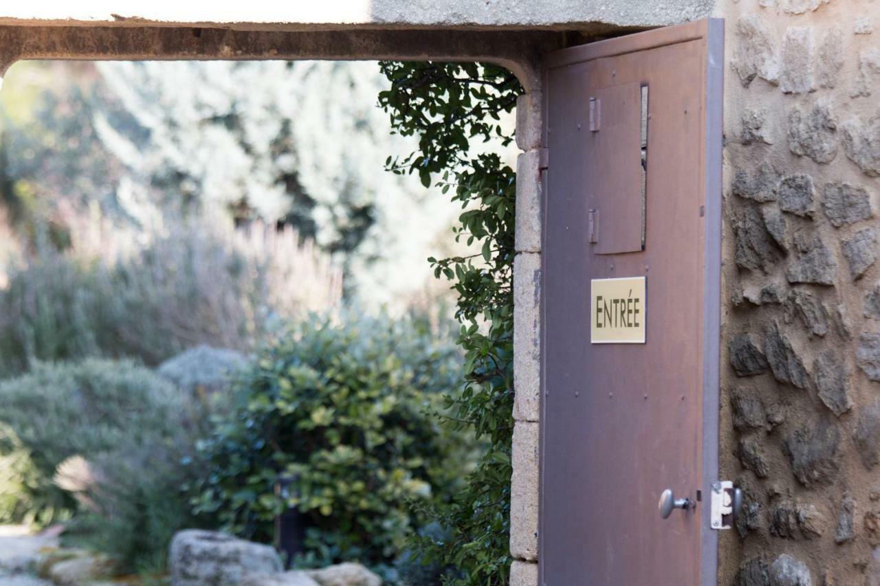 Mas De La Rivoire B&B Villevieille Bagian luar foto