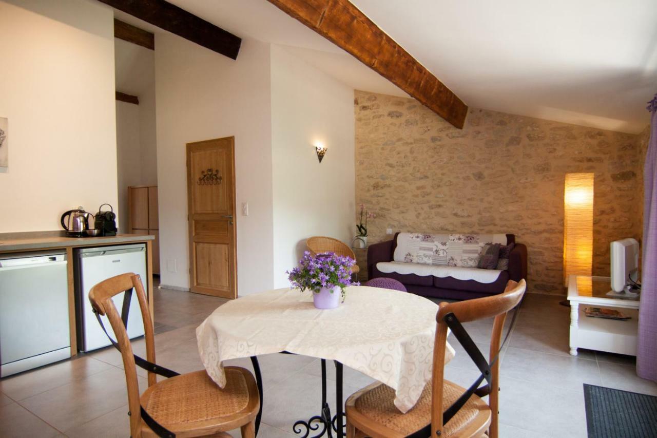 Mas De La Rivoire B&B Villevieille Bagian luar foto