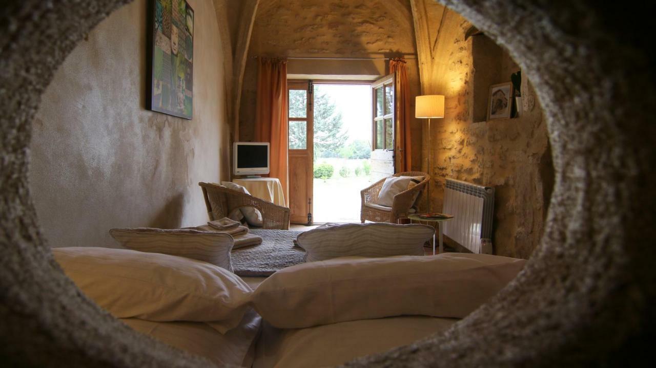 Mas De La Rivoire B&B Villevieille Bagian luar foto